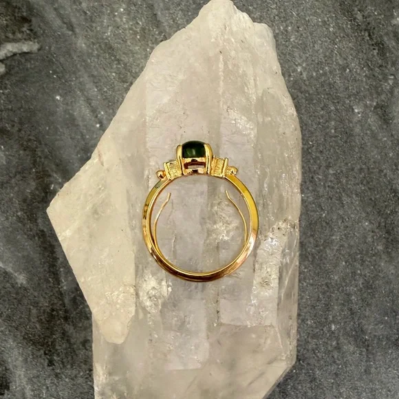 Vintage Avon Green Jade Gold Tone Ring 7 - Picture 14 of 16
